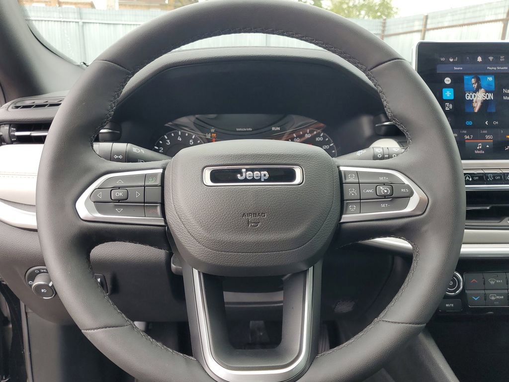 Used 2025 Jeep Compass Limited AWD/4WD image 22