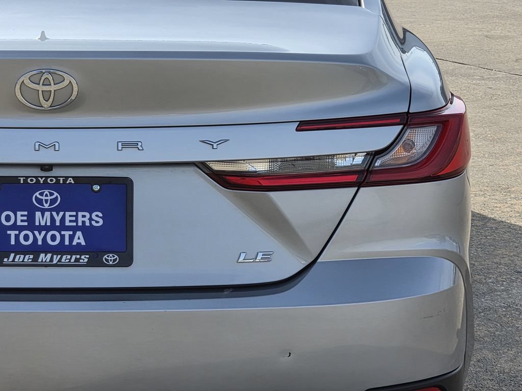 Used 2025 Toyota Camry LE FWD image 9