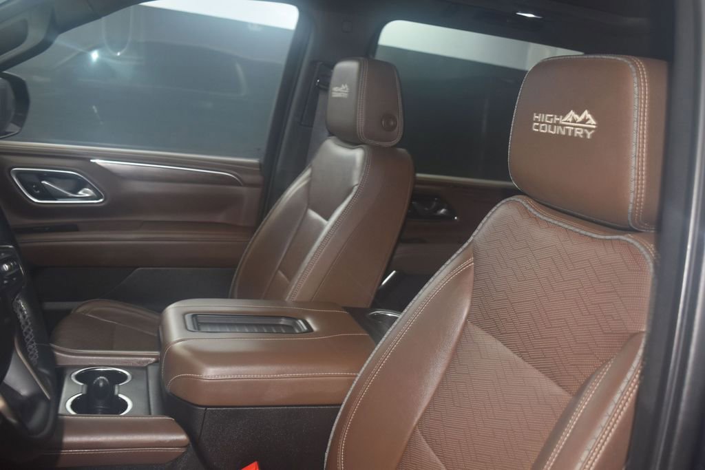 Used 2023 Chevrolet Suburban High Country RWD image 15