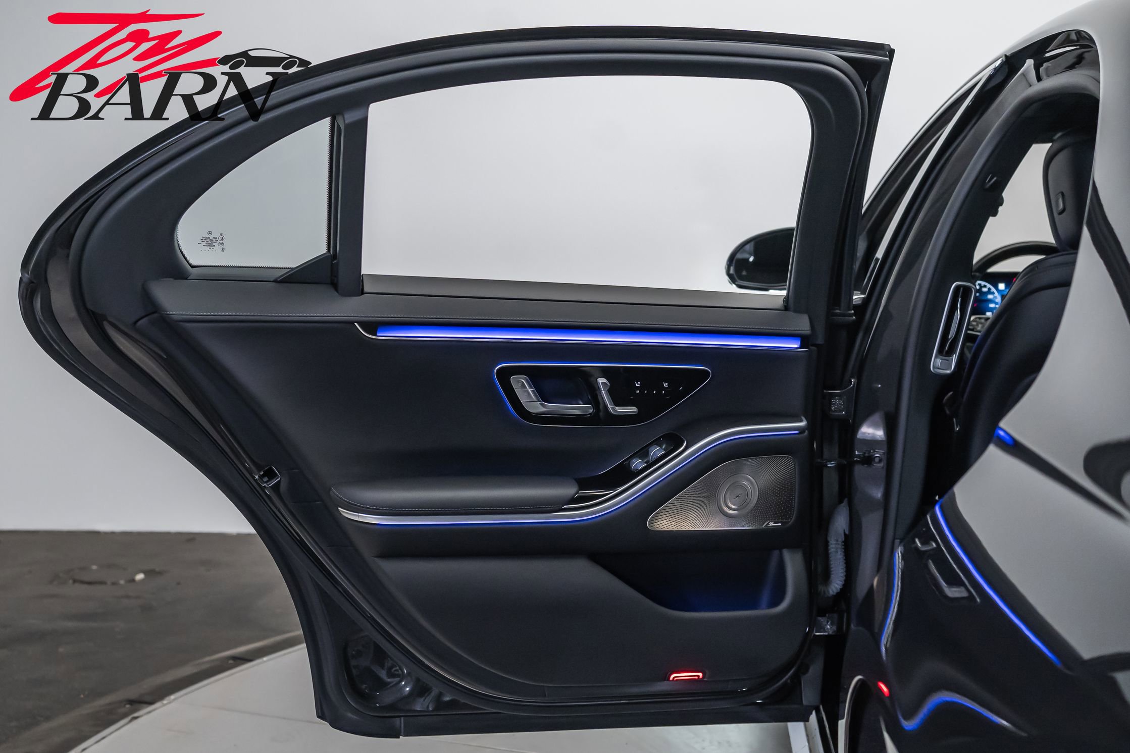 Used 2023 Mercedes-Benz S 500 4MATIC w/ AMG Line image 42