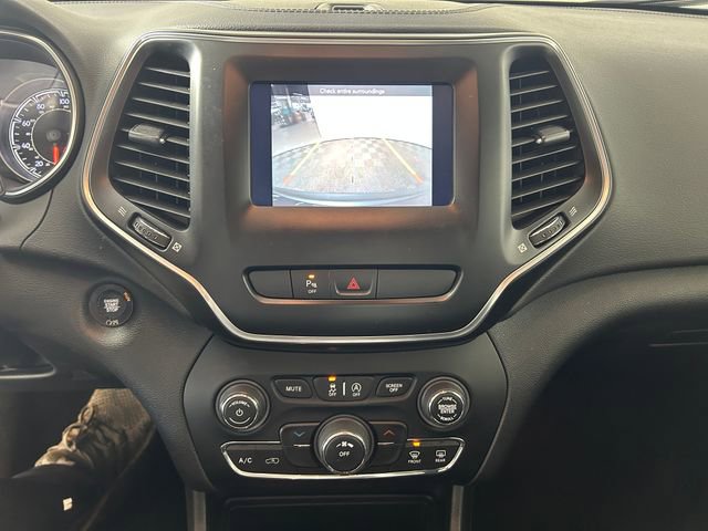 Used 2020 Jeep Cherokee Latitude Plus image 23