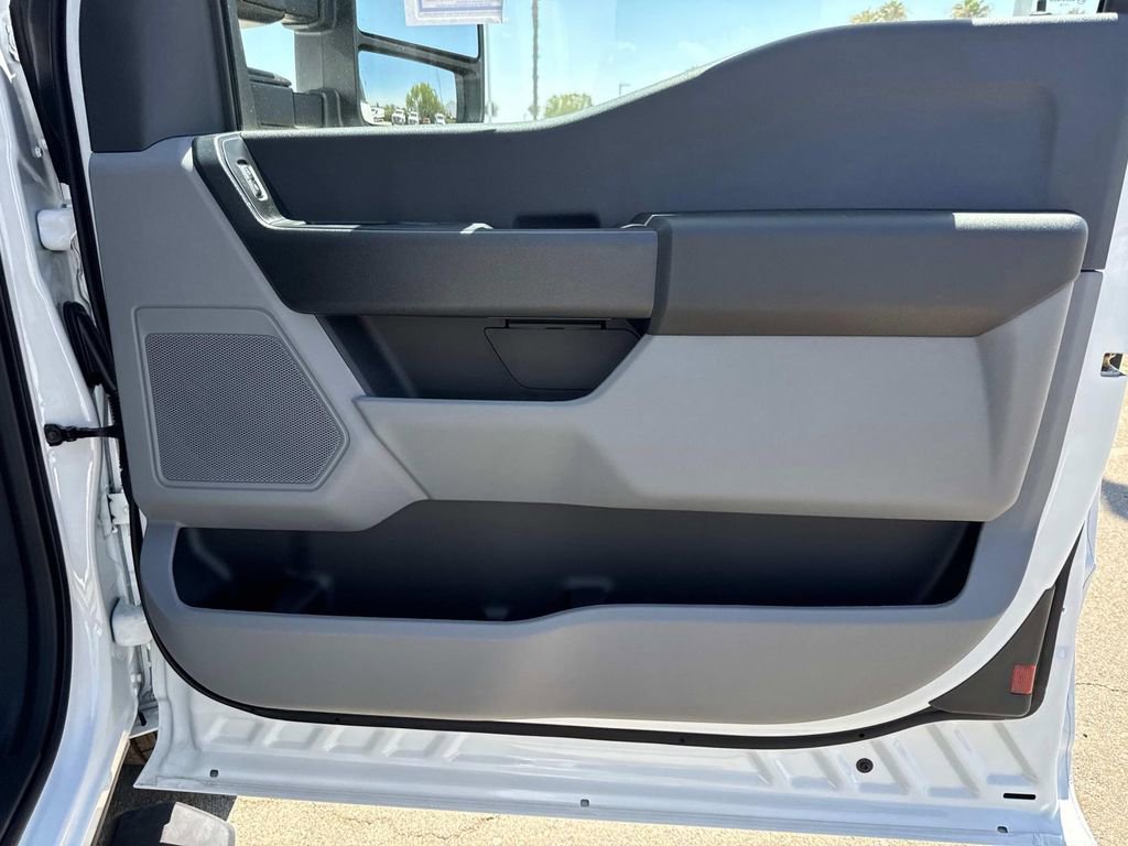 New 2025 Ford F350 XL w/ XL Chrome Package image 20