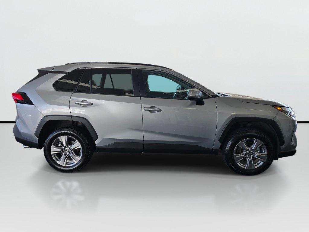 Used 2025 Toyota RAV4 XLE AWD/4WD image 6