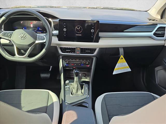 New 2025 Volkswagen Taos SE image 15