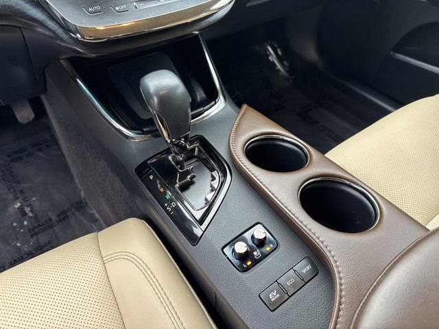 Used 2016 Toyota Avalon Limited w/ Toyota Safety Sense Package image 26