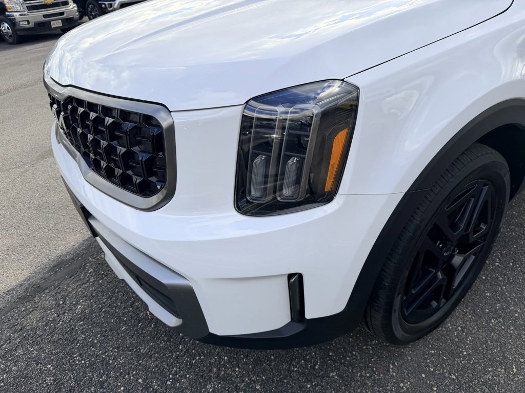 Used 2023 Kia Telluride EX X-Line image 11