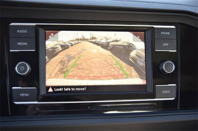 Certified 2024 Volkswagen Jetta SE w/ Panoramic Sunroof Package image 13