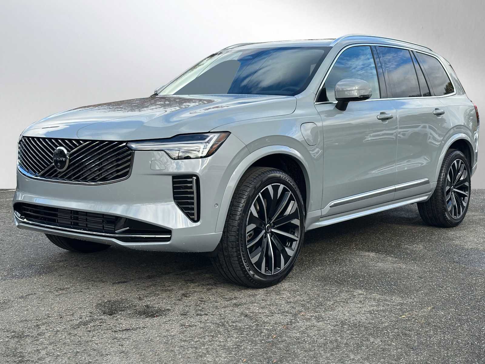 New 2026 Volvo XC90 T8 Plus image 7