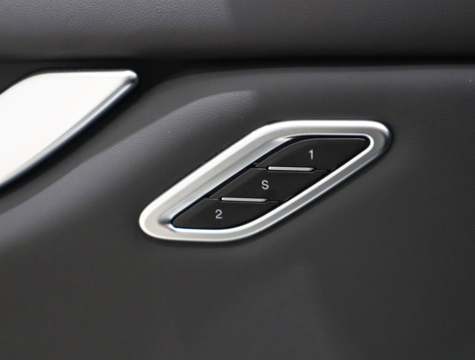 Used 2024 Maserati Ghibli Modena Q4 image 27