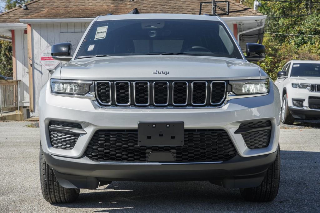 New 2025 Jeep Grand Cherokee Laredo X w/ Luxury Tech Group I image 2