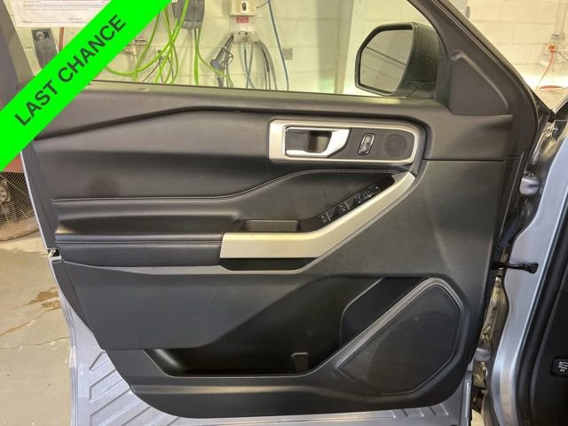 Used 2021 Ford Explorer XLT w/ Equipment Group 202A image 13