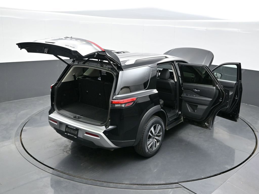 Used 2025 Nissan Pathfinder SL image 48