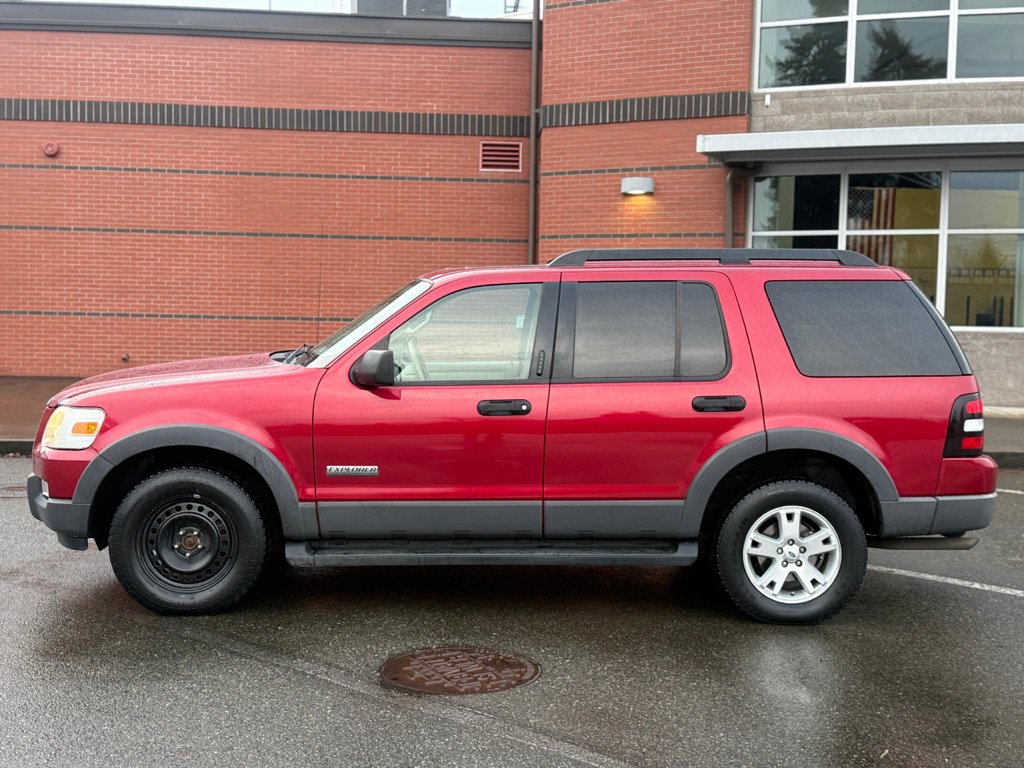 Used 2006 Ford Explorer XLT AWD/4WD image 4