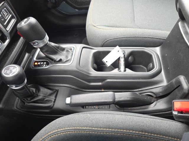 Used 2025 Jeep Wrangler Unlimited Sahara w/ Safety Group image 30