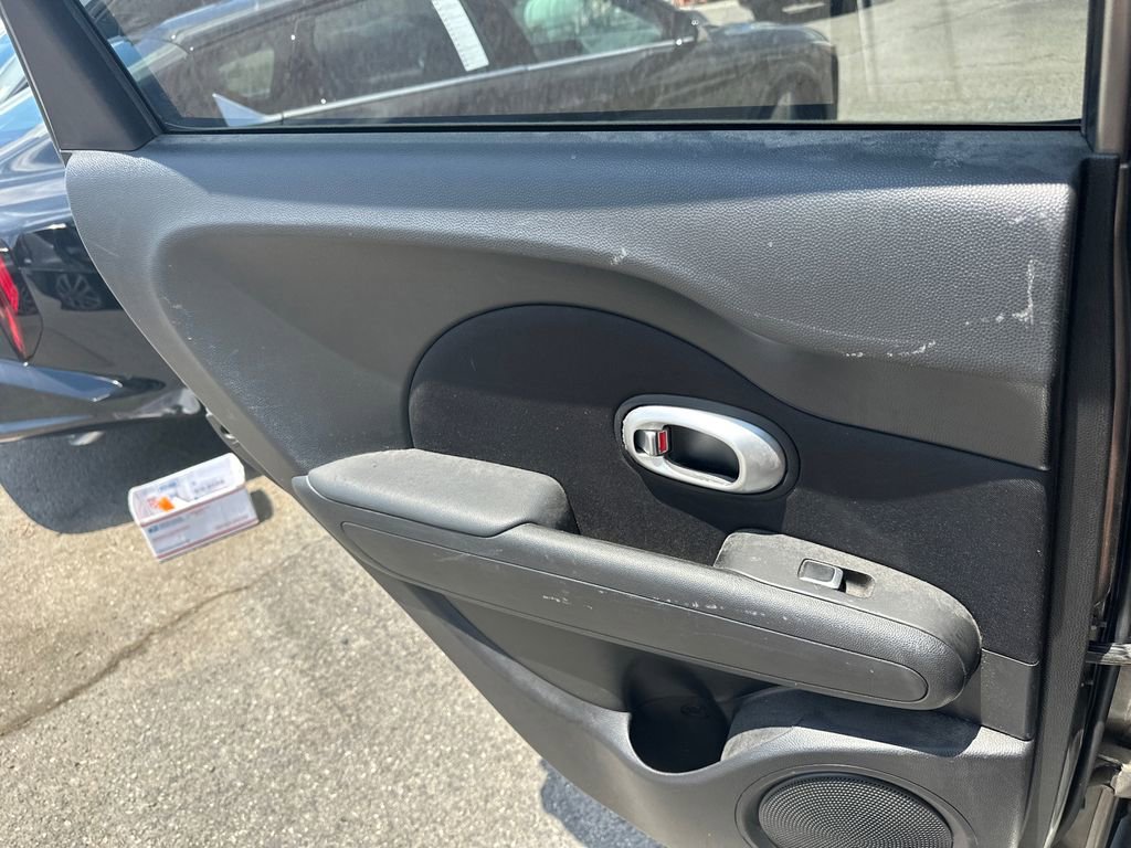 Used 2019 Kia Soul + FWD image 21