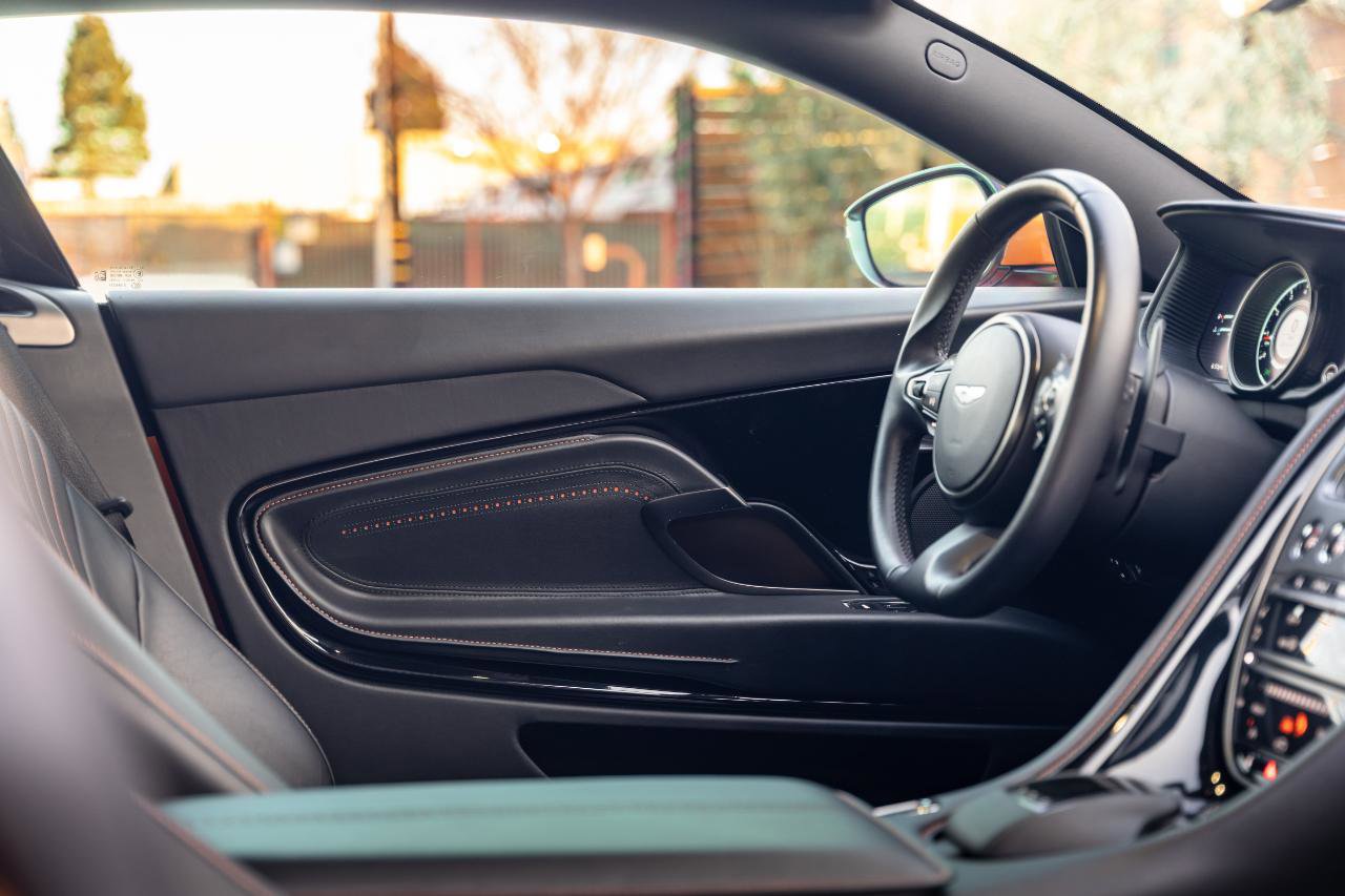 Used 2018 Aston Martin DB11 Coupe image 78