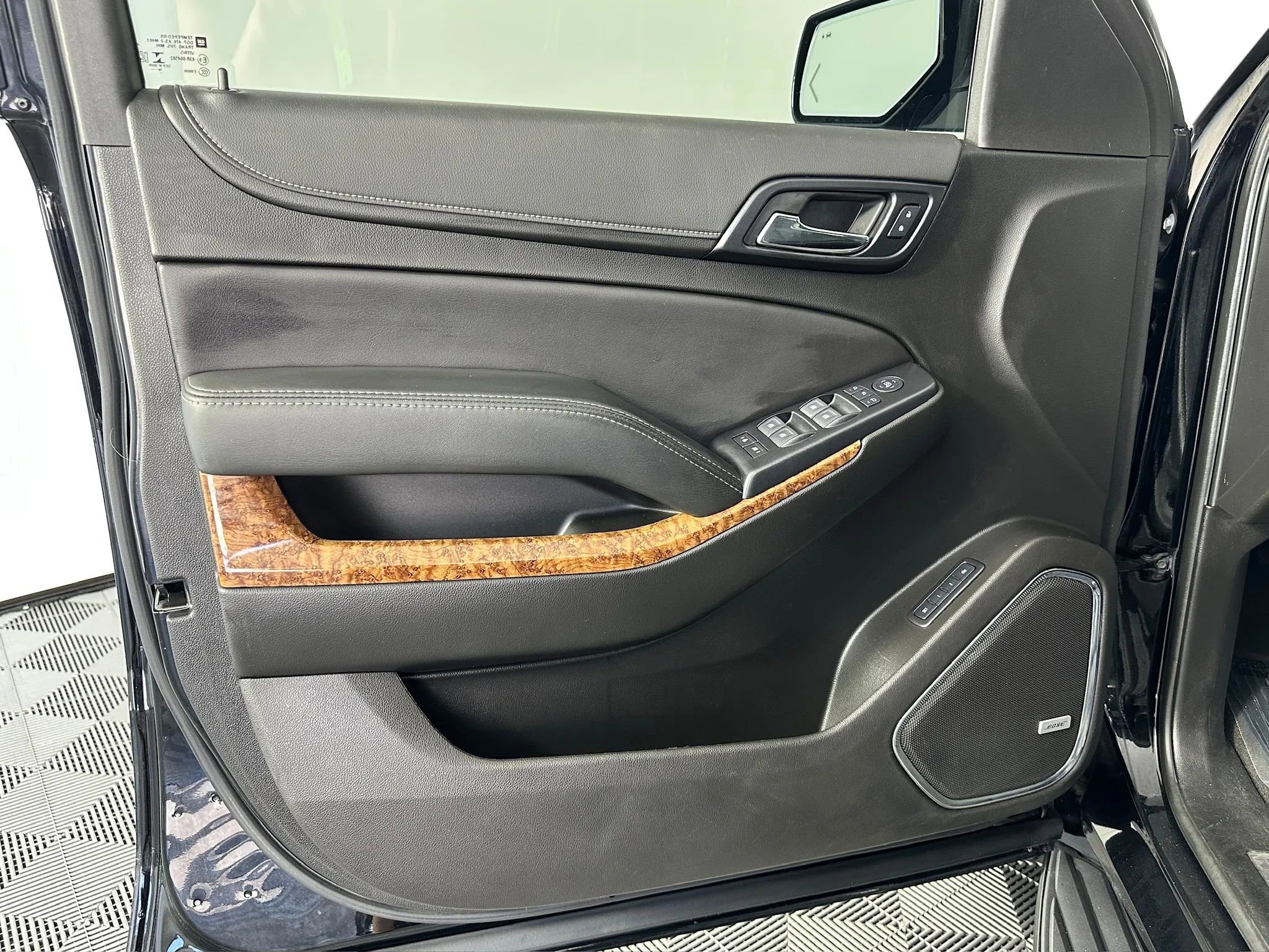Used 2019 Chevrolet Tahoe Premier AWD/4WD image 35