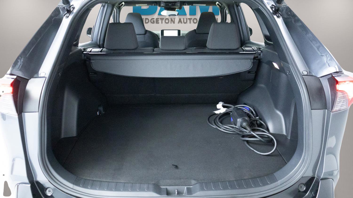 Used 2023 Toyota RAV4 SE AWD/4WD image 28