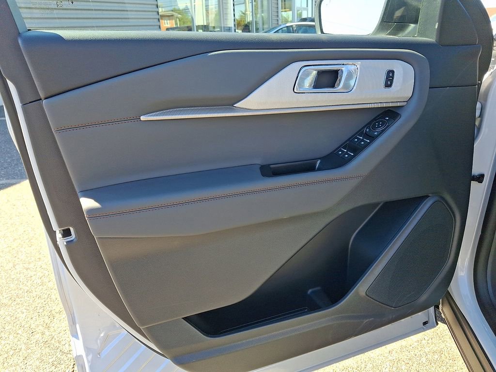 New 2026 Ford Explorer Active image 7