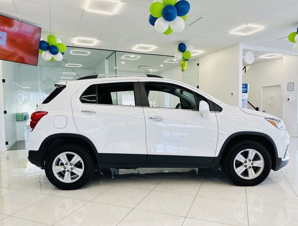 Used 2019 Chevrolet Trax LT w/ LT Convenience Package image 8