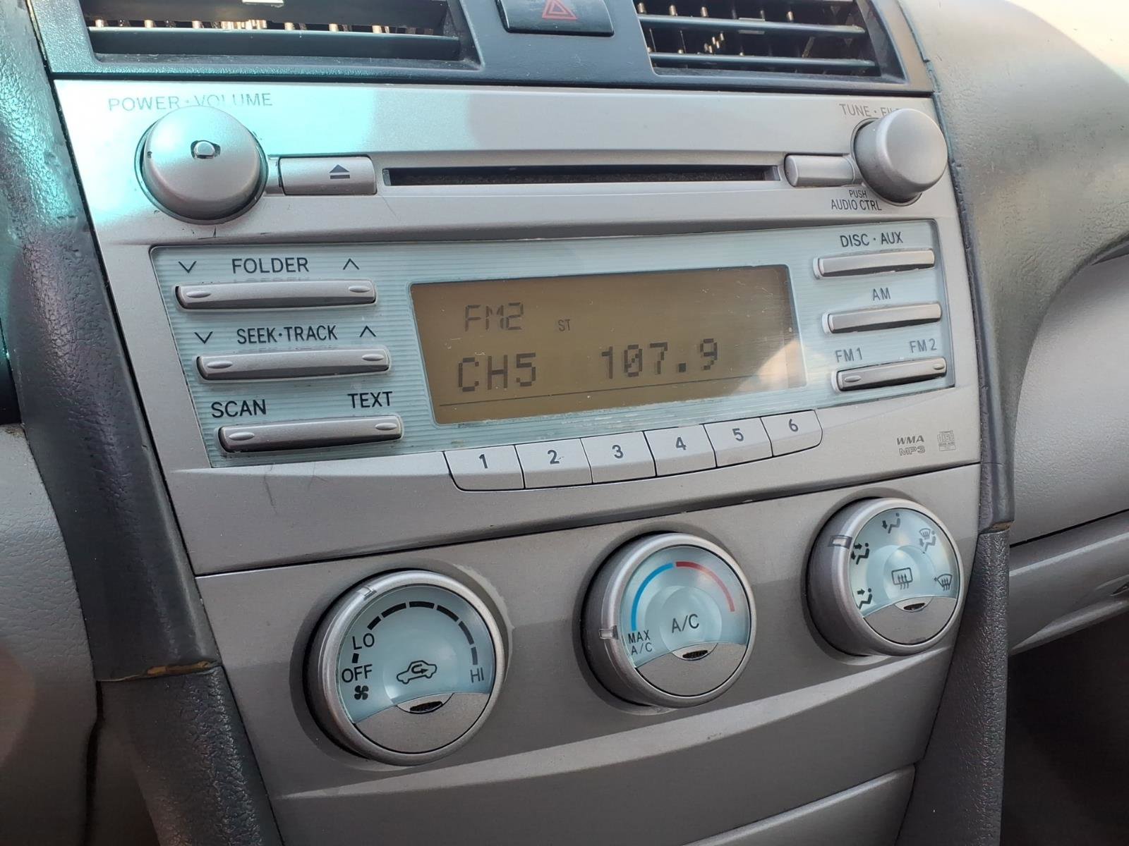 Used 2009 Toyota Camry LE FWD image 10