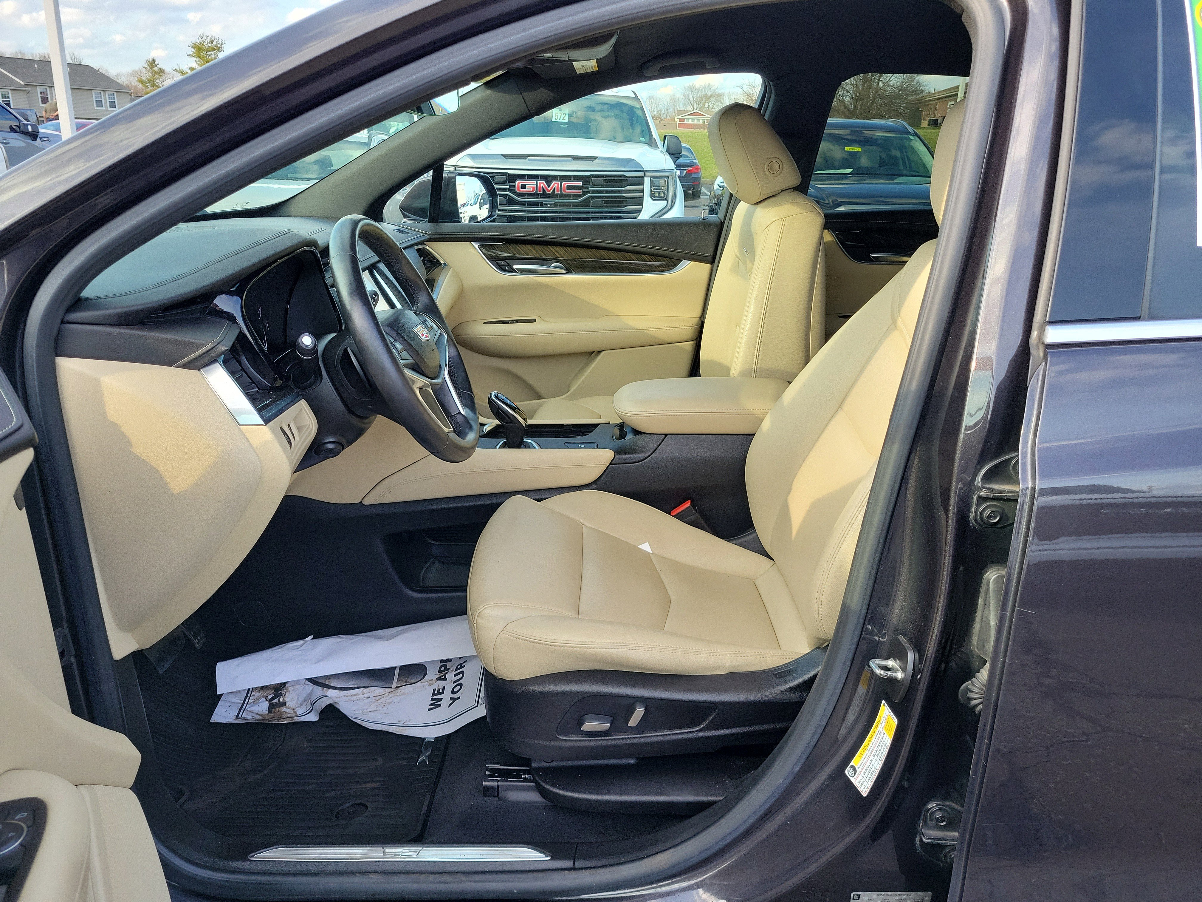 Used 2018 Cadillac XT5 FWD image 17
