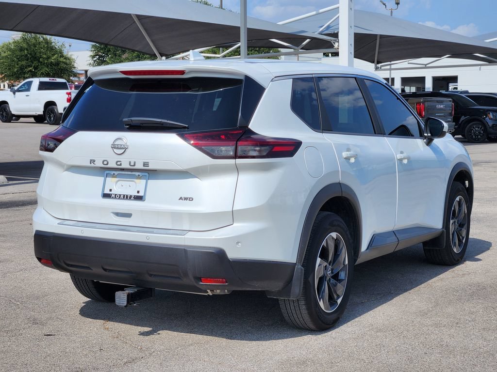 Used 2026 Nissan Rogue SV w/ Cold Weather Package AWD/4WD image 5