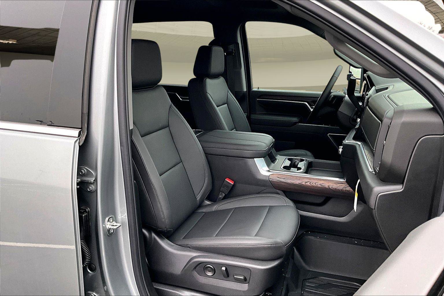 New 2026 GMC Sierra 2500 SLT w/ SLT Premium Package AWD/4WD image 12