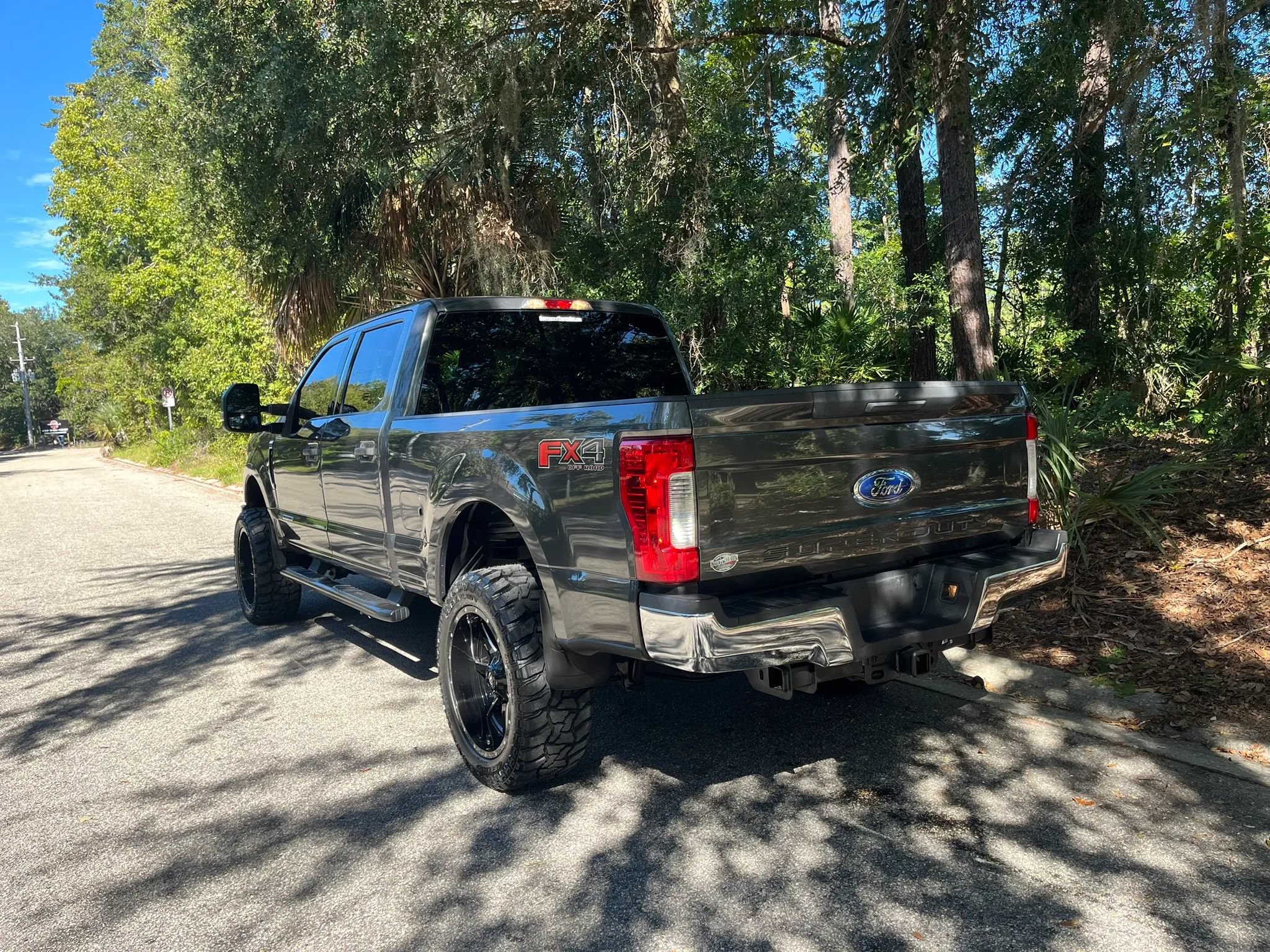 Used 2017 Ford F250 XLT AWD/4WD image 7