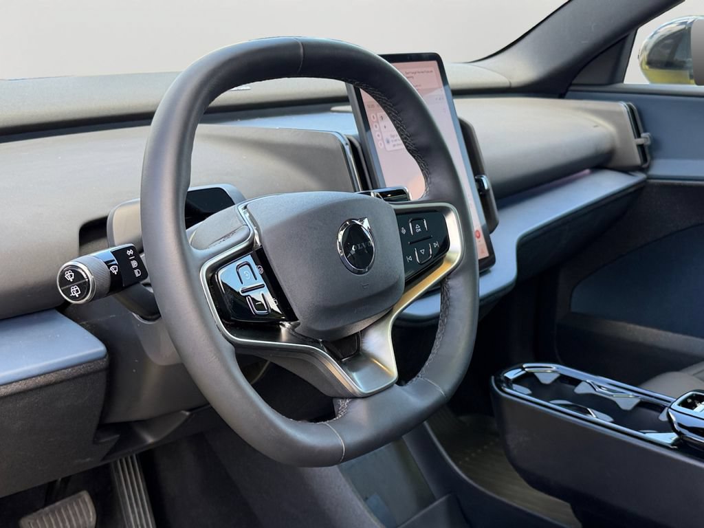 Certified 2025 Volvo EX30 Ultra AWD/4WD image 18