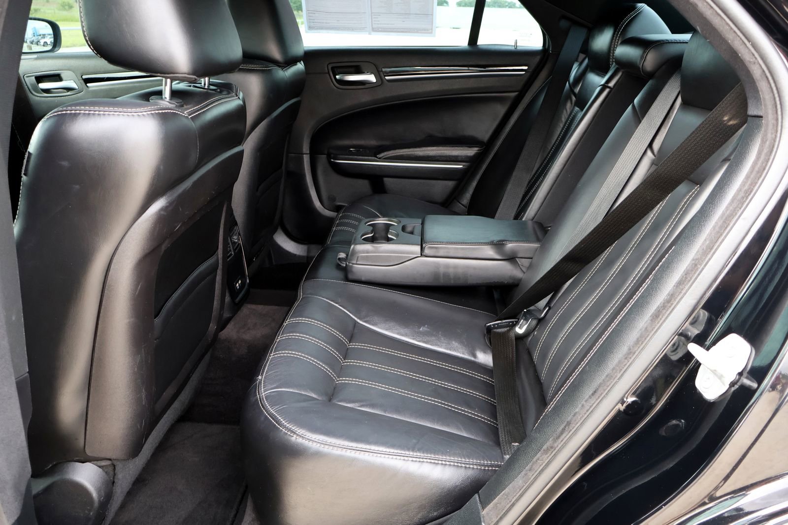 Used 2018 Chrysler 300 S RWD image 13
