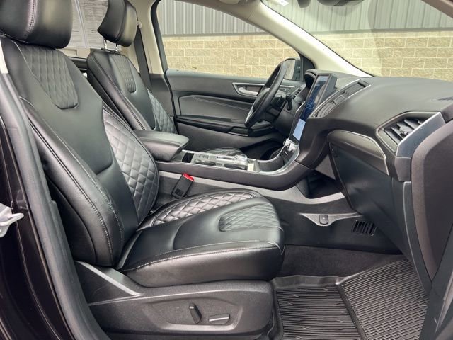 Certified 2023 Ford Edge Titanium w/ Class II Trailer Tow Package image 11