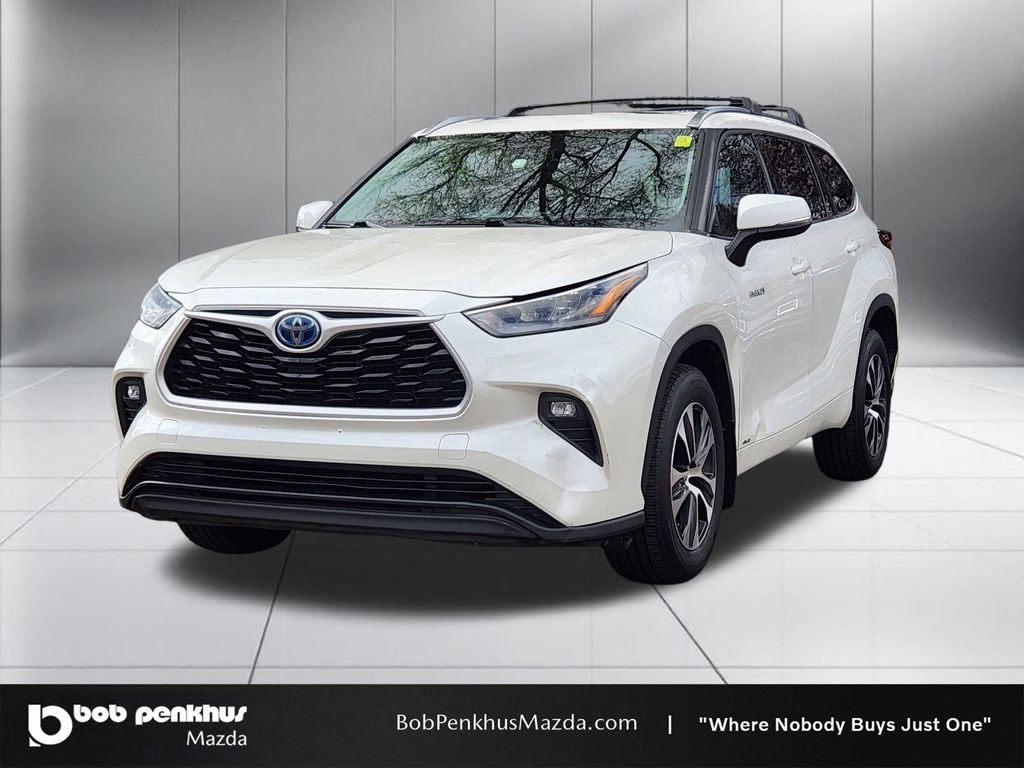 Used 2020 Toyota Highlander XLE AWD/4WD image 23