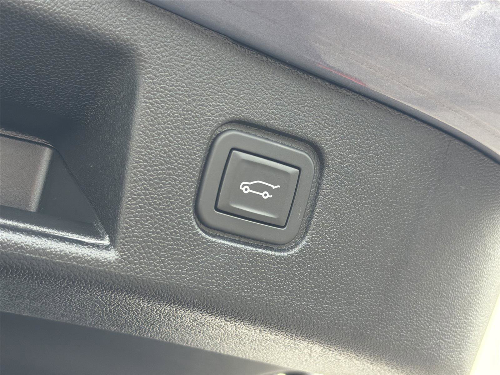 Used 2024 Chevrolet Blazer EV LT AWD/4WD image 18