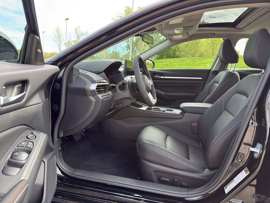 New 2026 Nissan Altima 2.5 SR AWD/4WD image 11
