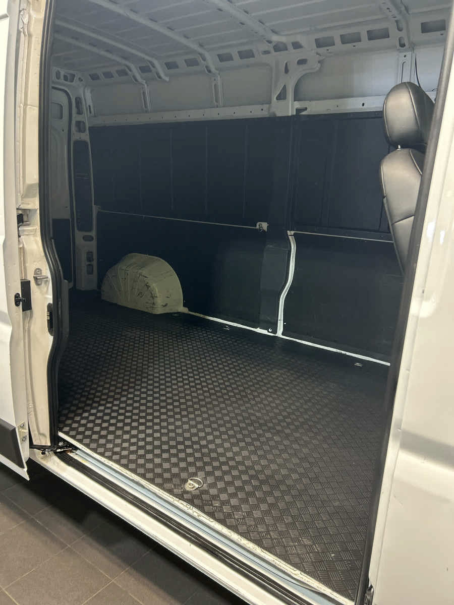 Used 2023 RAM ProMaster 2500 FWD image 5