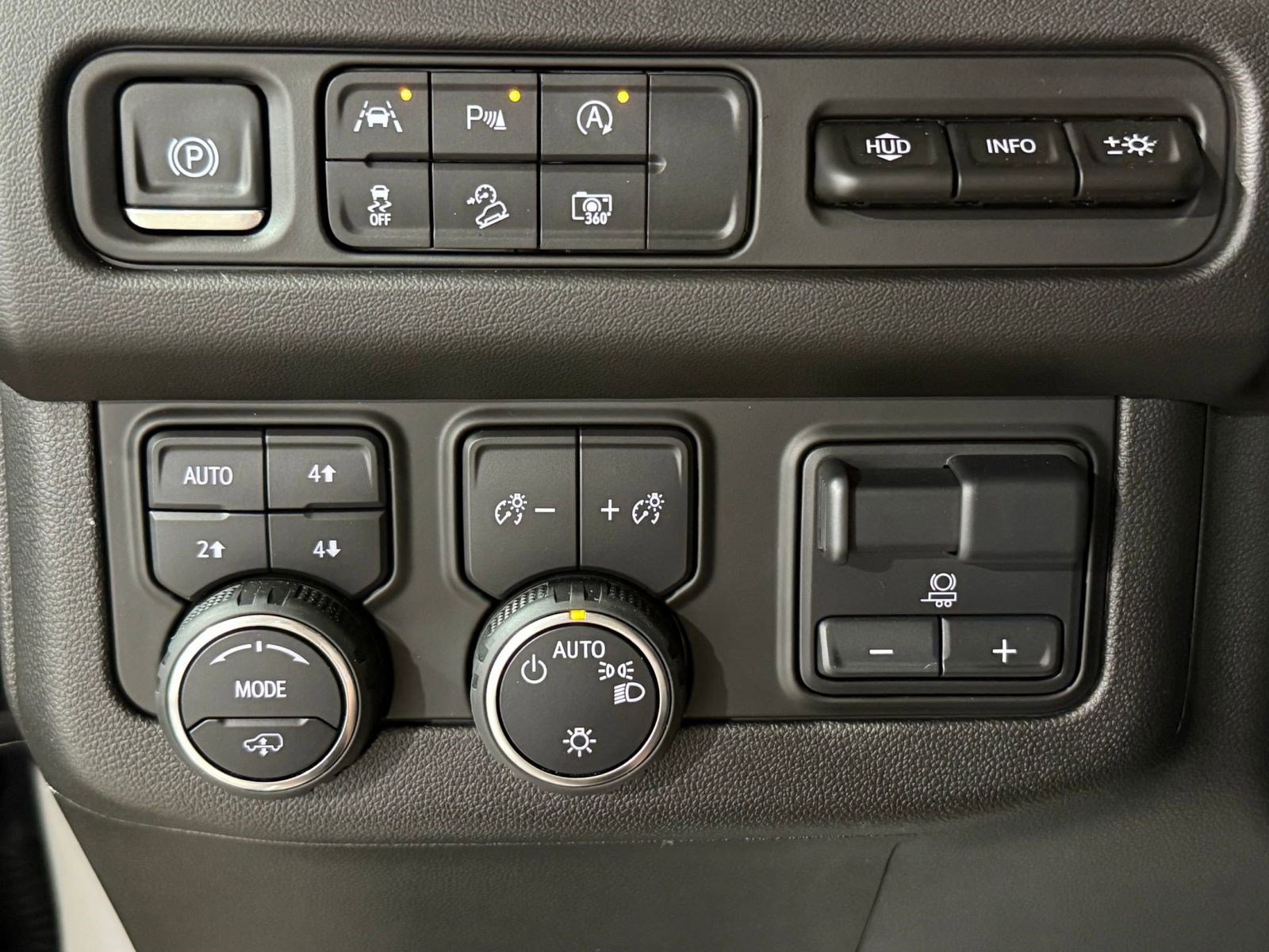 Used 2024 Chevrolet Tahoe High Country image 17