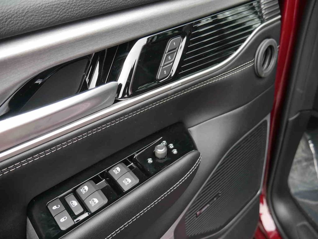 New 2025 Jeep Wagoneer L Series II w/ Convenience Group I image 12