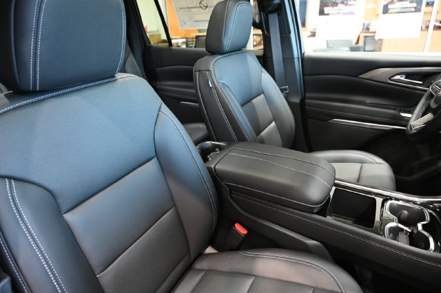 New 2027 Chevrolet Traverse LT w/ LPO, Floor Liner Package AWD/4WD image 8