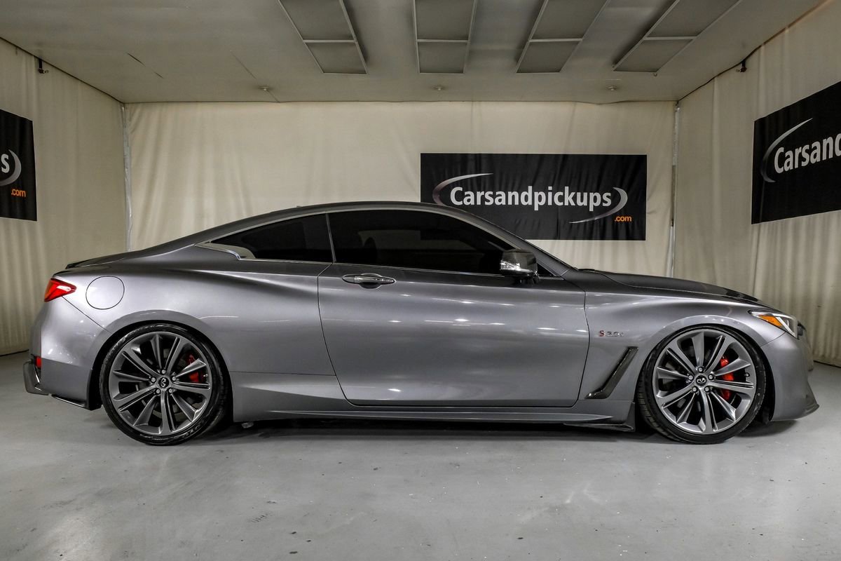 Used 2018 INFINITI Q60 Red Sport 400 w/ Sensory Package 3.0T Sport RWD image 4