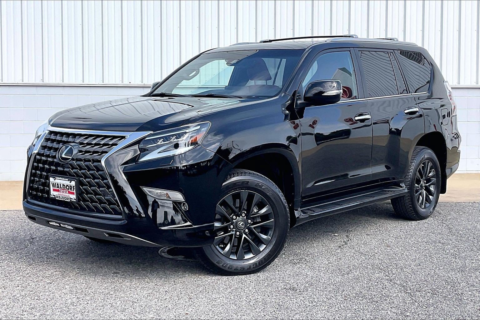 Used 2023 Lexus GX 460 Premium w/ Premium Package AWD/4WD image 2