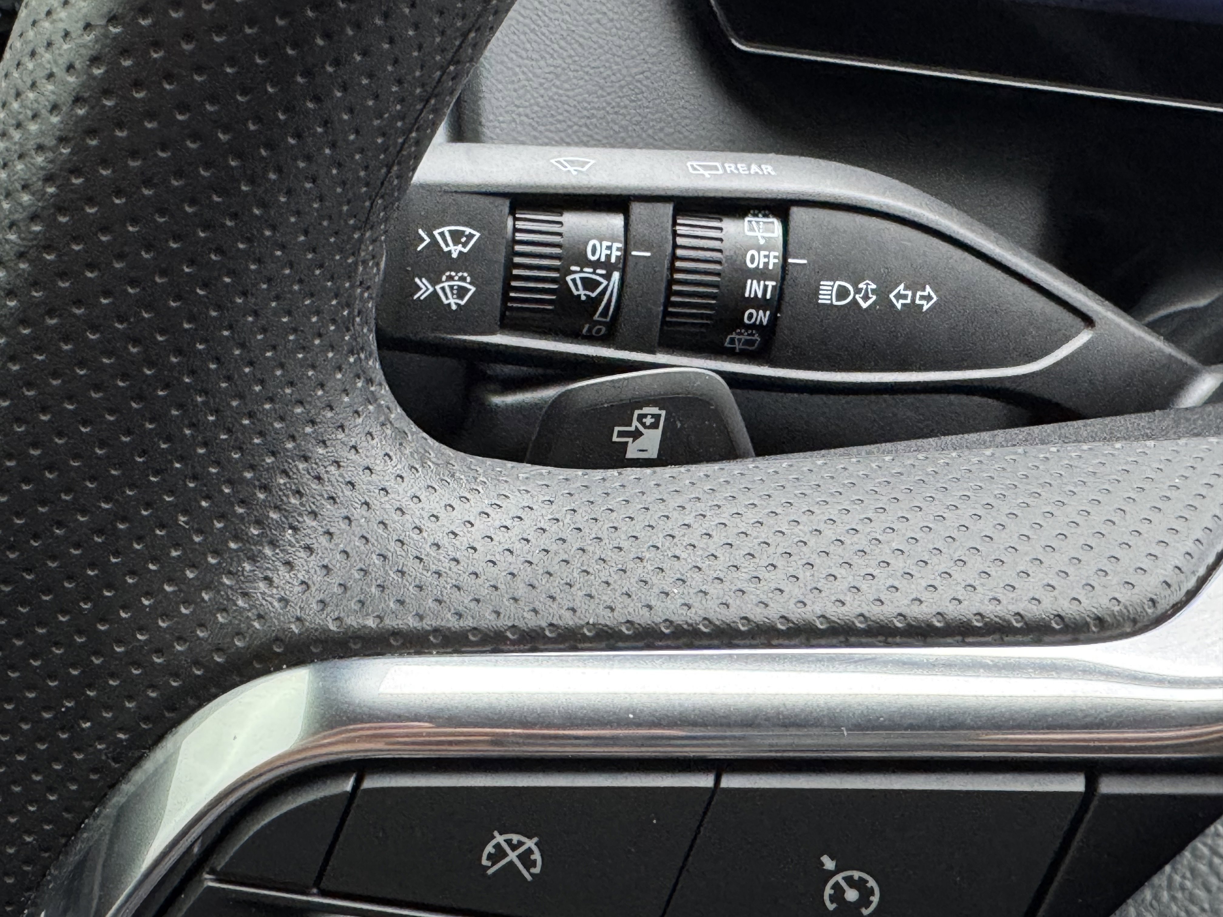 Used 2025 Chevrolet Equinox EV LT image 25