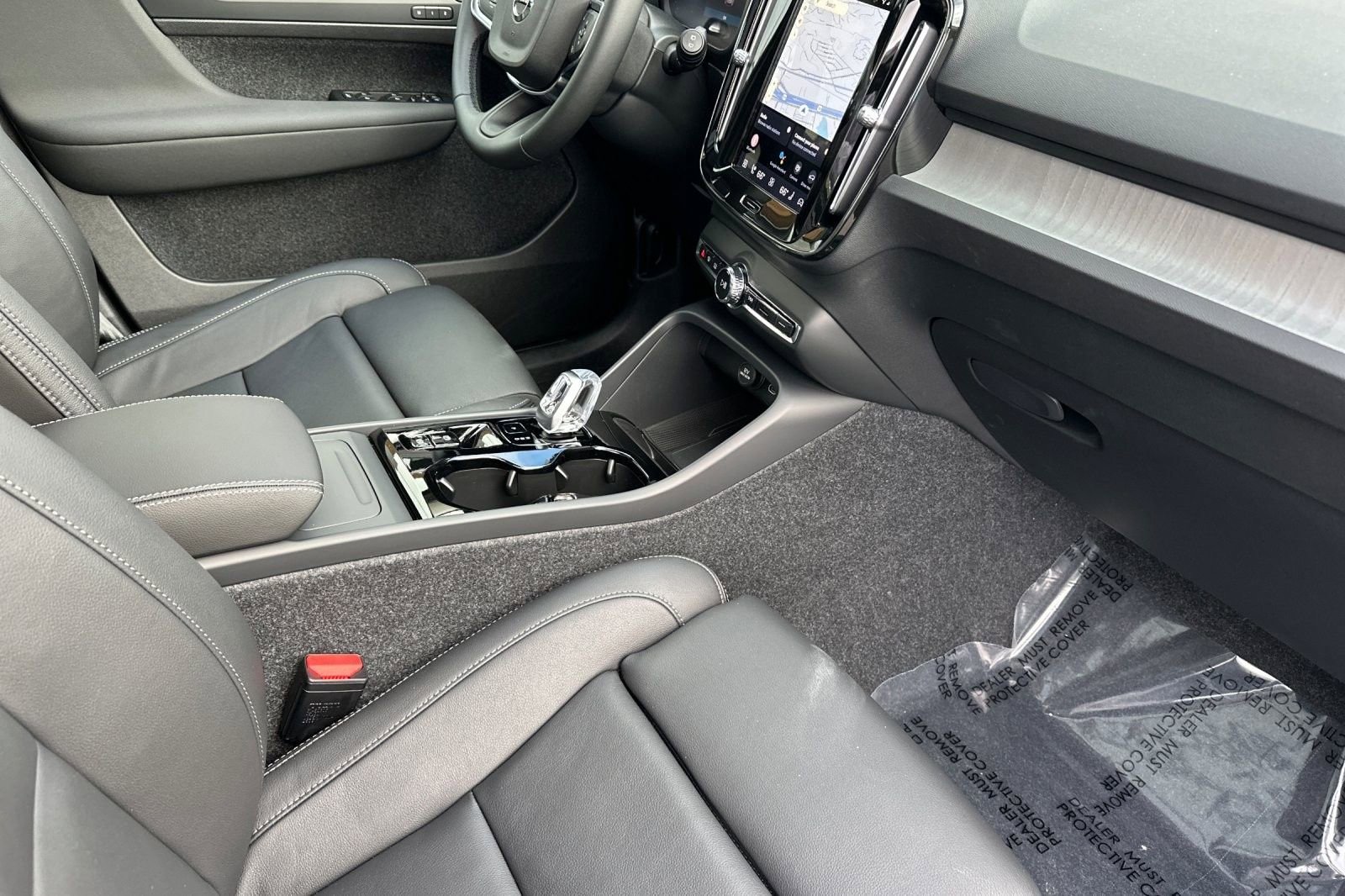 New 2026 Volvo XC40 B5 Ultra w/ Climate Package image 18