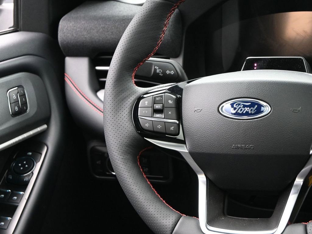 New 2026 Ford Explorer ST-Line w/ ST-Line Street Pack AWD/4WD image 32