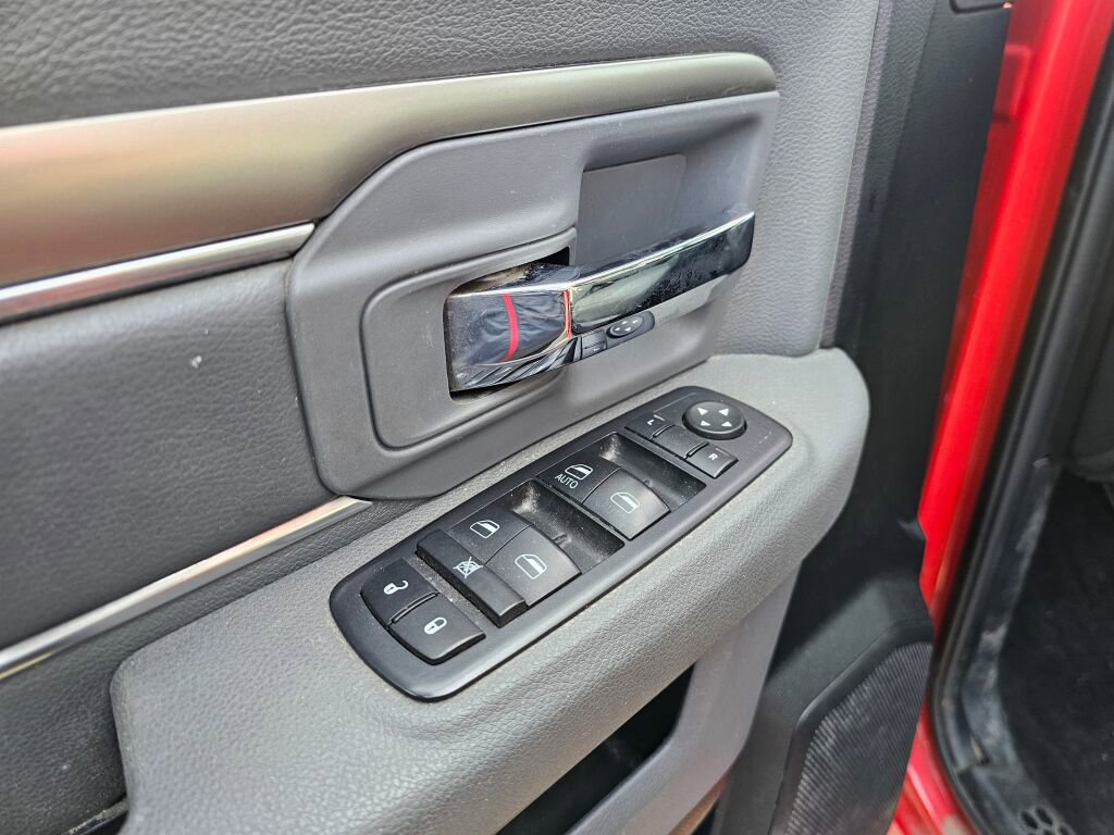 Used 2017 RAM 1500 Classic SLT image 28