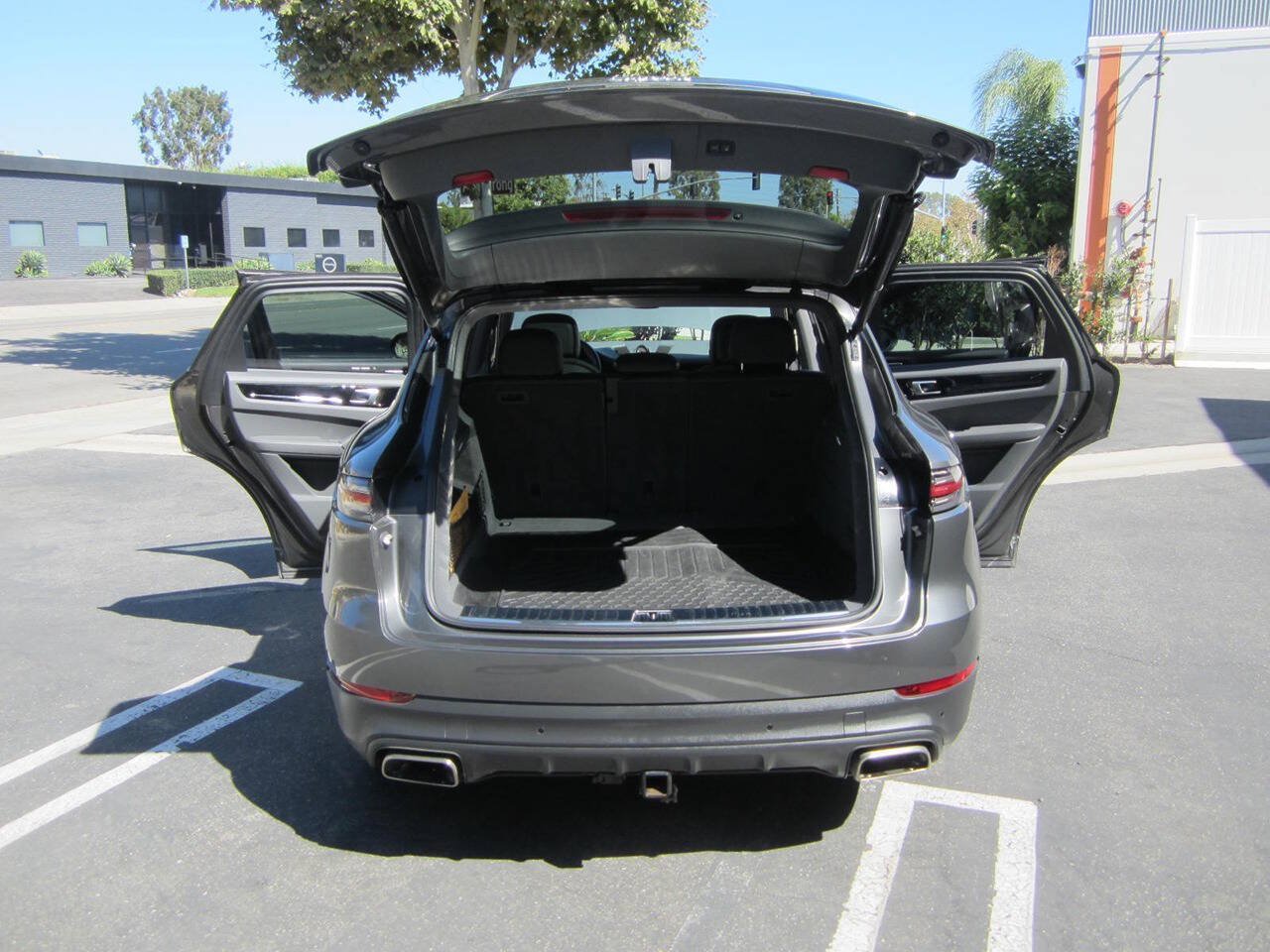 Used 2019 Porsche Cayenne AWD/4WD image 10