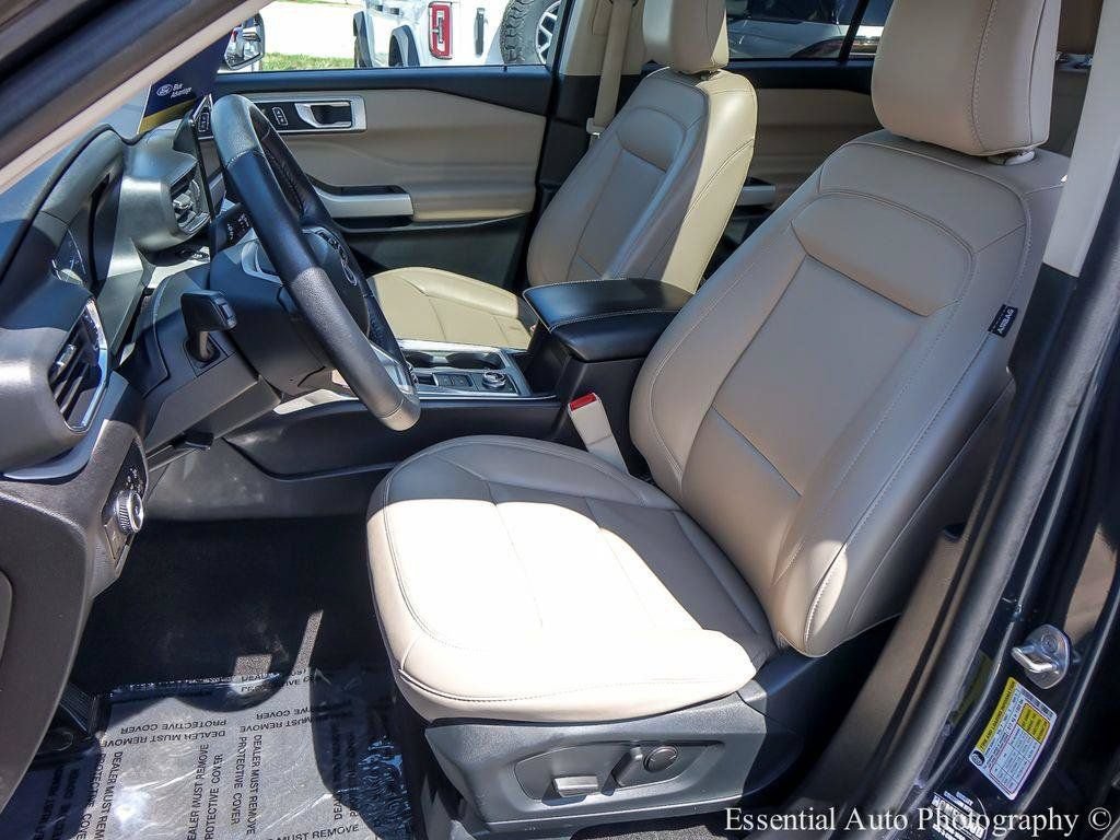 Used 2023 Ford Explorer XLT w/ Equipment Group 202A AWD/4WD image 9
