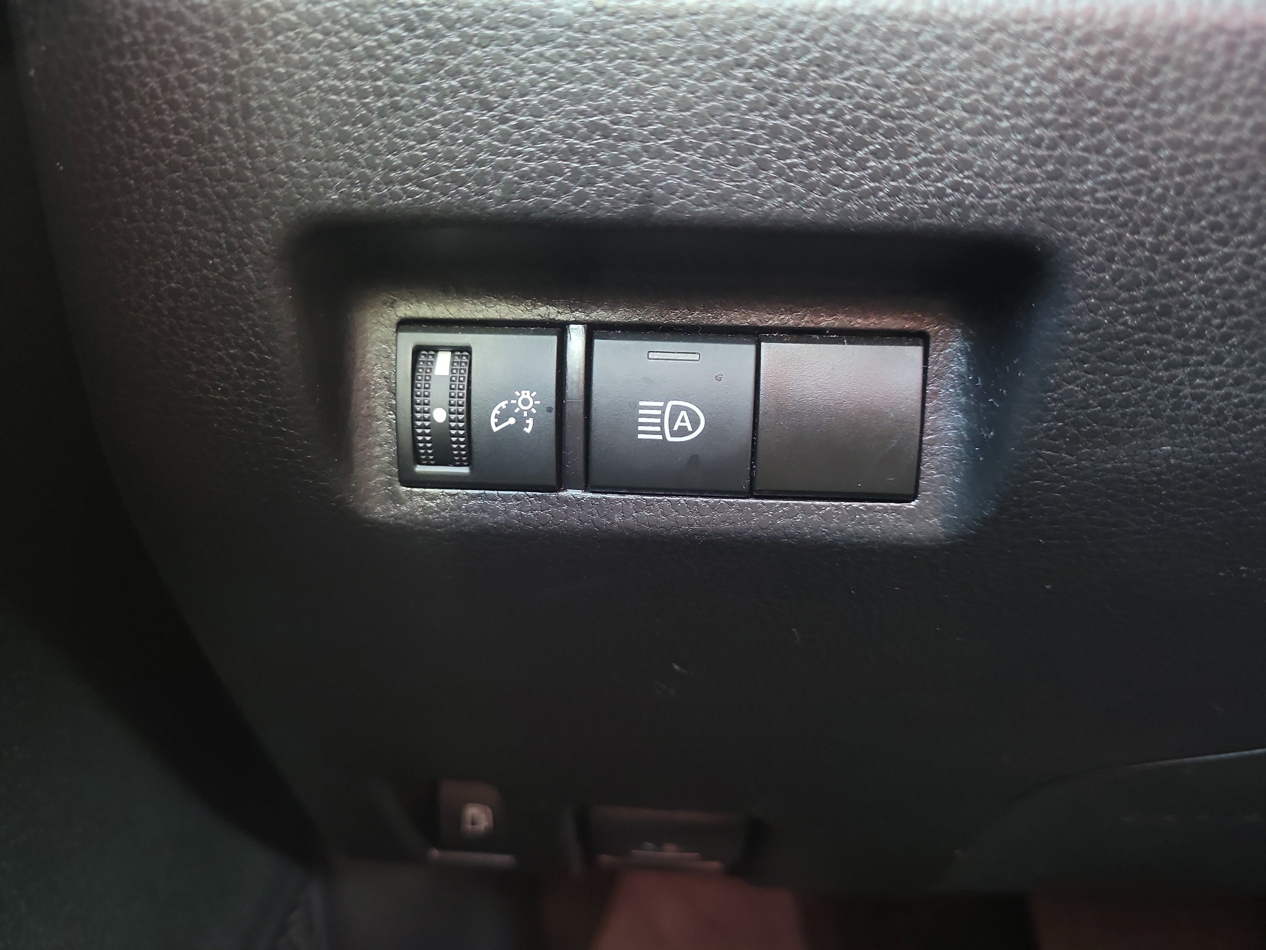 Used 2024 Toyota RAV4 XLE image 19