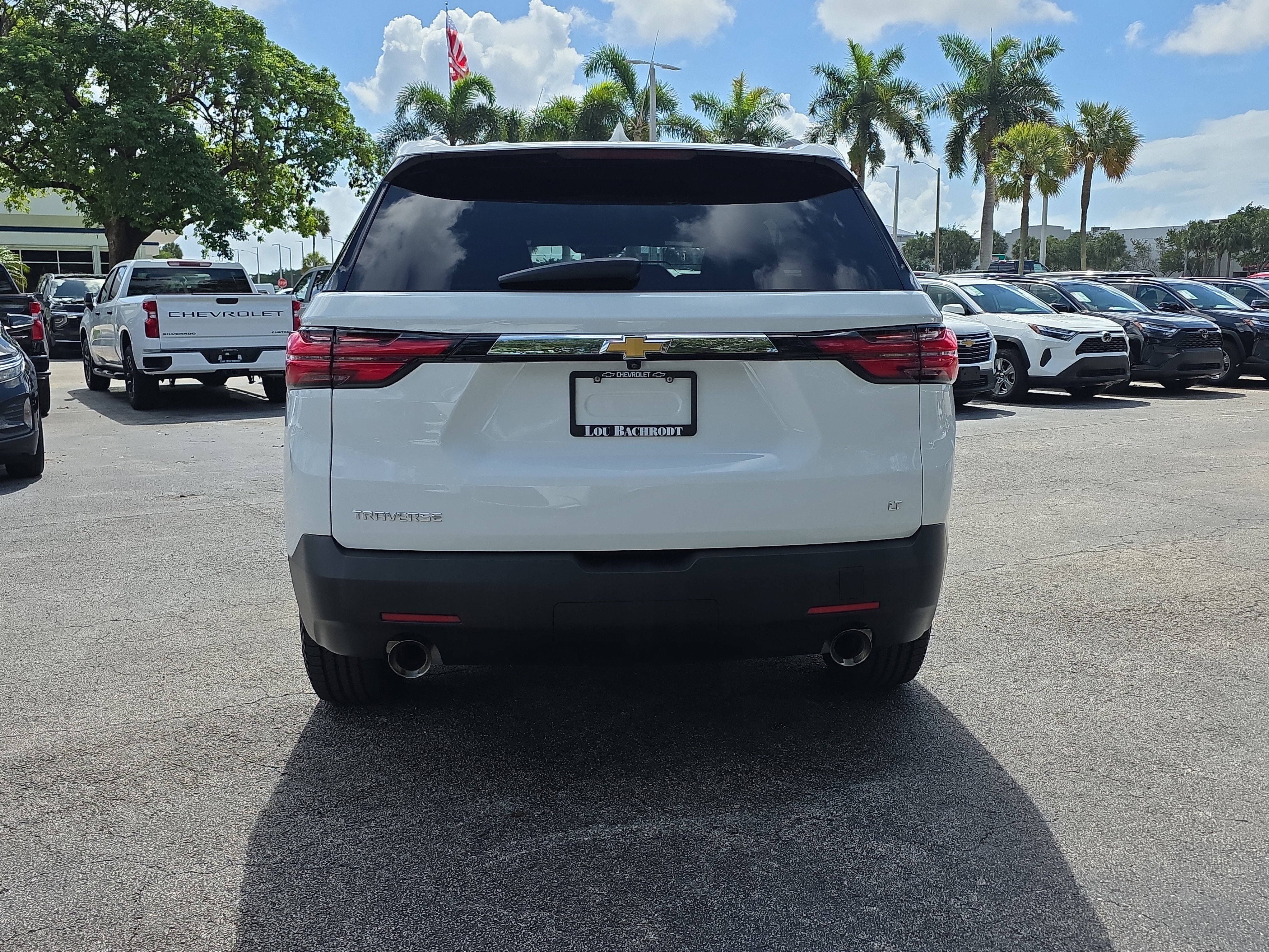 Used 2023 Chevrolet Traverse LT FWD image 6
