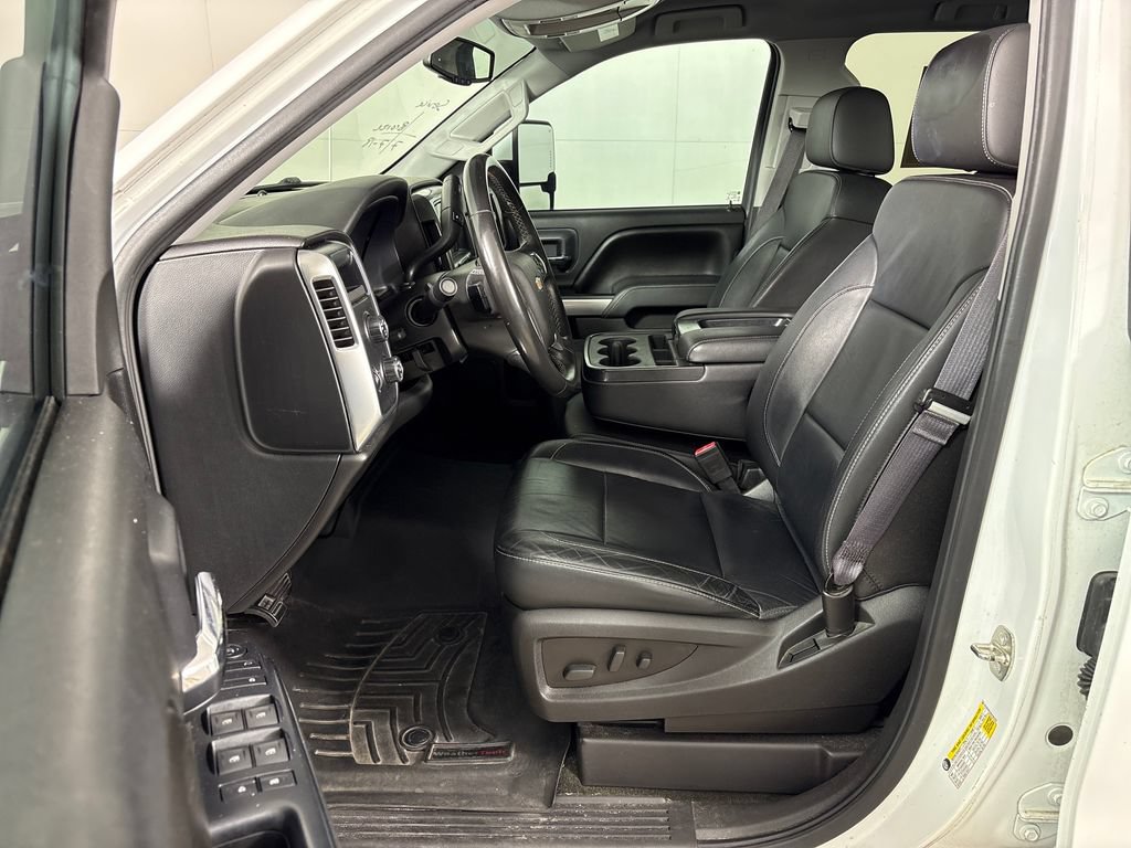 Used 2016 Chevrolet Silverado 1500 LT w/ All Star Edition AWD/4WD image 27